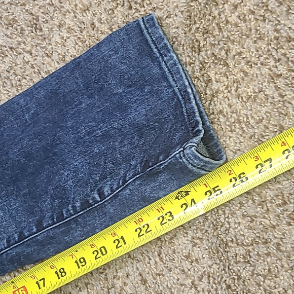 DKNY Medium Wash Jeans Classic Style - Picture 5 of 8